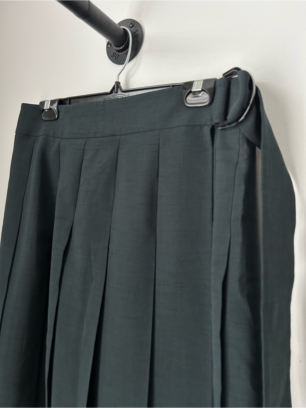 COS Pleated Skirt With D-Ring Belt - Picture 5 of 8
